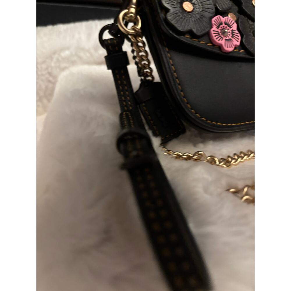 Gorgeous Coach tea rose stunning black pink gold, wristlet, crossbody - Picture 3 of 10